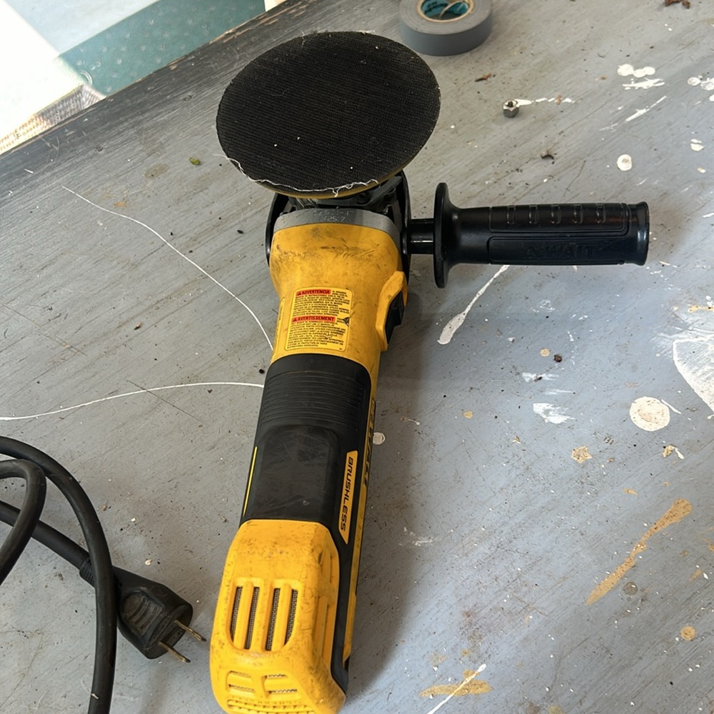 DEWALT Brushless 5” 125mm Angle Grinder - Picture 3 of 5